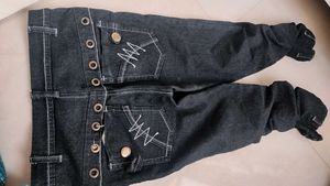 Black Denim Capree Jeans