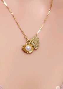 Gold Sea Shell Pearl Pendant Necklace