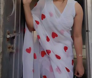 Heart Print Saree