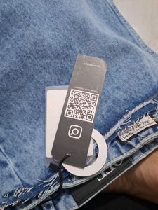 Highwaist Blue Jeans -- Raw Ripped
