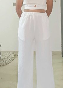 White textured wide-leg pants