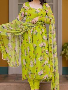 Floral Printed Long Sleeves Kurta Set