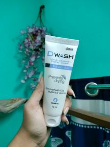 Dwash Moisturising Facial Wash