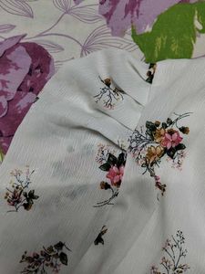 🎀Korean White Blouson Balloon Top 🎀