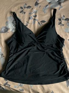 Black Top with removable pads