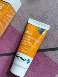 Derma Co Pore Minimizing Priming Sunscreen
