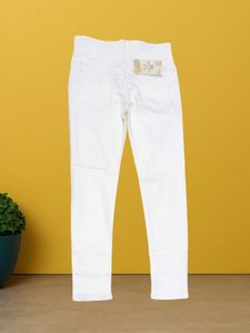 J@82 Size-32 (Sale) Latest Ladies high waist Jeans
