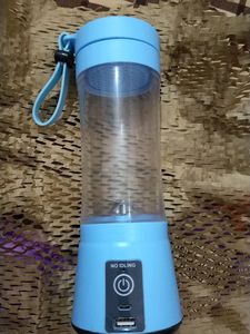 Portable and Rechargeable Battery Juice Blender