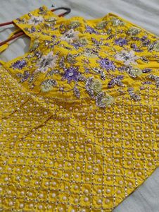 💛✨READY TO WEAR SAREE WITH SHRUG ✨💛