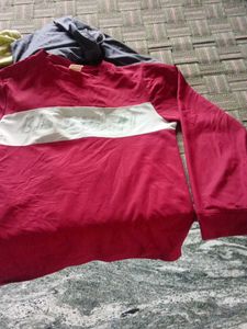 Red & White Graphic Sweatshirt