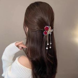Rose Clutcher
