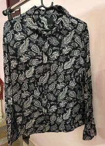 H&amp;M Slim Fit Shirt Black Viscose Paisley | Size S