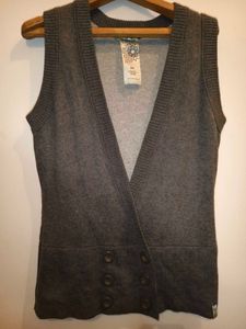 Size M/ L Stylish Women’s Sleeveless Knit Top