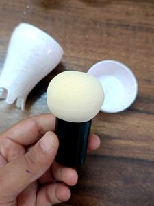 Makeup Sponge With Holder - 1