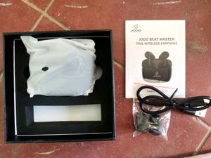 Earbuds (Beat Master&#39;s Original) Totally New