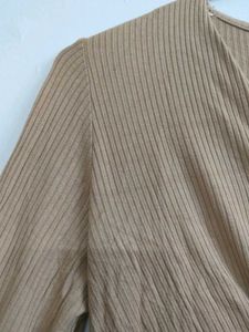 Ribbed Twist Front Long Sleeve Top