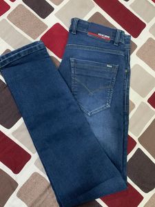 Knobe Jeans