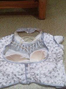 beautiful silver blouse + Goldan Free