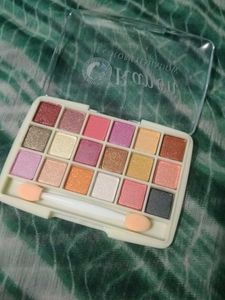 Ramen 18 Color Eyeshadow