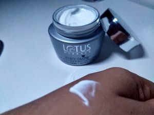 Lotus Night Creme`