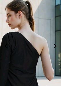 One shoulder top