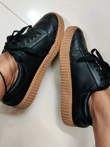 Black Roadster Sneakers 🖤🤩