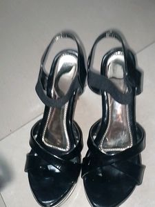 Black 🖤 High Heels 👠 Size -39
