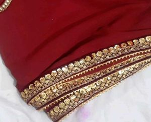 Elegant Maroon Saree With Blouse Fabric