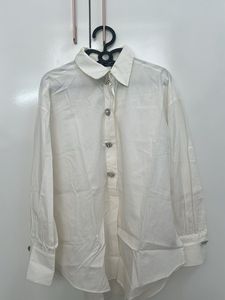 Classic white shirt with embellishments