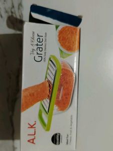 Handheld Green Grater