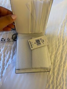 ☘️☘️sale☘️☘️Authentic MK WHITE WALLET MAN