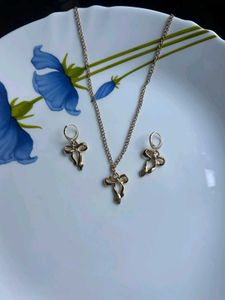 Bow Necklace And Earrings Set 💗🎀