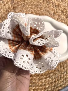 double layerd scrunchie