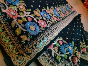 SareExpansive Embroidery Work 😳 Very Beautiful 🤩