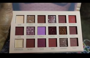 Huda Beauty Eyeshadow