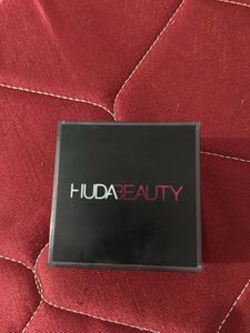 Huda Beauty Loose Setting Powder Blondie