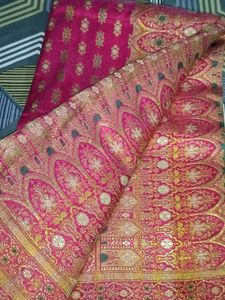 Classy Magenta Saree.