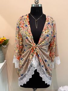 Floral Twist-Front Top