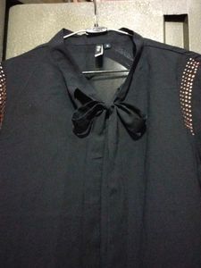 Black Studded Top 🖤