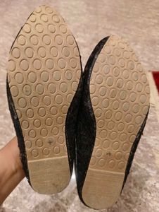 Sparkling Black Juttis