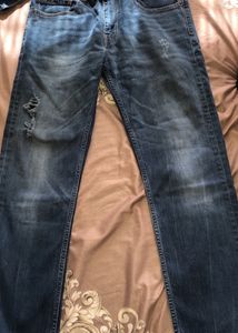 Levi’s Distressed Jeans