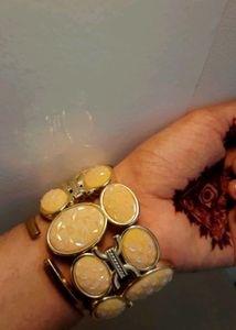 Chunky Bracelet✨️ Off White and Golden