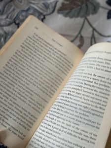 HOW TO WIN FRIENDS AND INFLUENCE PEOPLE