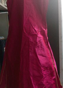 It&#39;s Gown With Golden Lehnga