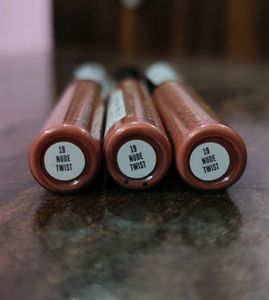 Lakme Forever Matte Liquid Lip Colour