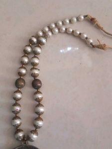 Elegant Pearl &amp; Gold Necklace