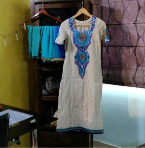Elegant Embroidered Kurta set