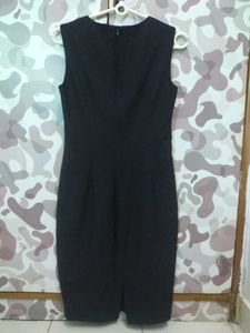 Black Sleeveless Dress