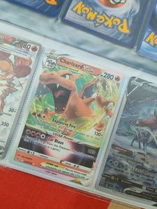 Charizard VSTAR - Pokemon Card