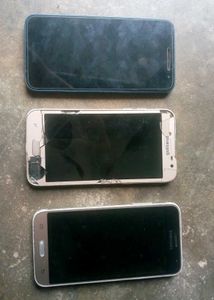 3 Samsung Mobiles